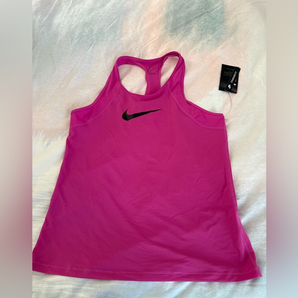 Nike top